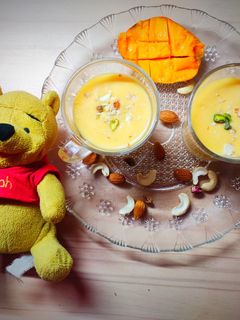 મેંગો મિલ્ક શેક (Mango Milk Shake Recipe In Gujarati) રેસીપી મુખ્ય ફોટો