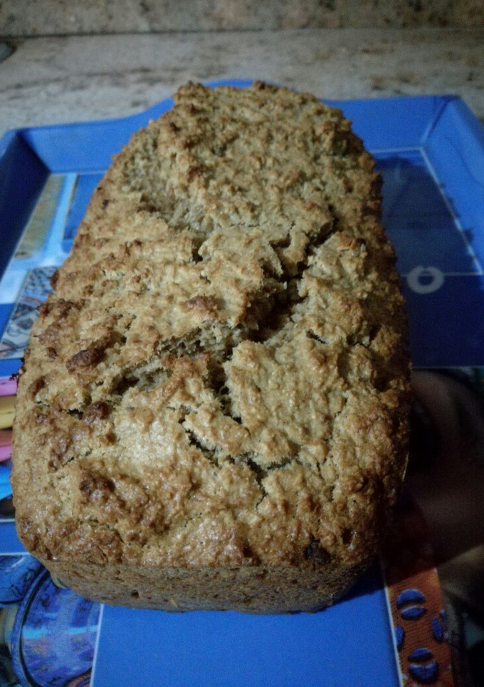 Una foto de Pastel de avena con plátanos y nueces