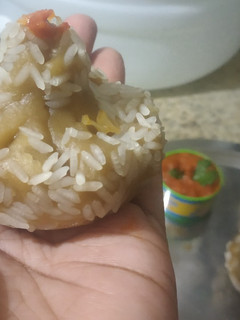 அரிசி உருளைக்கிழங்கு மோமோஸ் (Arisi urulaikilanku momos recipe in tamil) செய்முறை முக்கிய புகைப்படம்