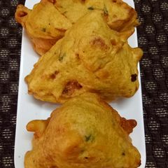 A picture of Bread pakoda.