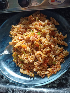 स्पाइसी पास्ता (Spicy Pasta recipe in Hindi) रेसिपी मुख्य फोटो