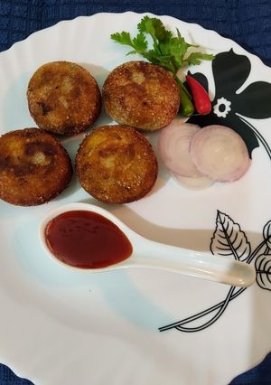 A picture of Banana Blossom Appetizer or Mochar Chop.
