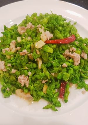 รูปของ ผัดดอกขจรหมูสับ