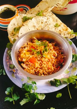 A picture of Chinese fried rice 😋😋.