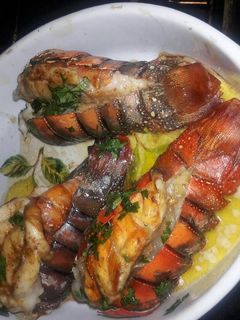 Una foto de Langostas a la mantequilla a mi manera