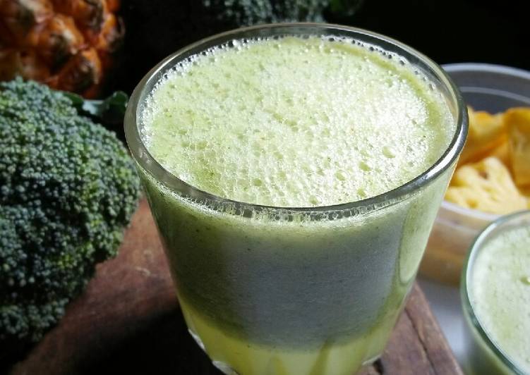 Cara Gampang Membuat Jus Nanas + Brokoli yang Enak