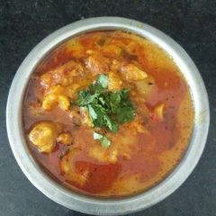 A picture of Aloo mangodi ki sabji.
