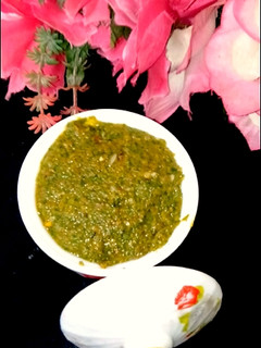 A picture of Green pudina Chutney.