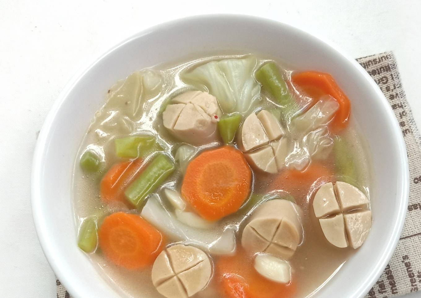 Sop sayur kaldu tulang ayam