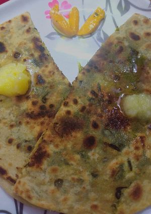 A picture of Methi Aloo Paratha.