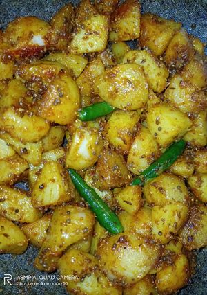 जीरा आलू दम(jeera aloo dam recipe in hindi) रेसिपी मुख्य फोटो