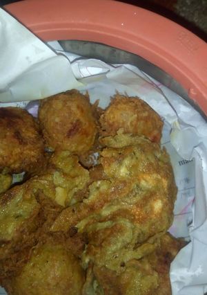 A picture of Fried egg with yam ball.