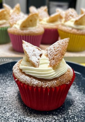 Butterfly Cupcakes (hagyományos britpillangós sütemények) recept fotója
