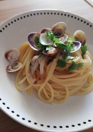 Foto di Spaghetti con vongole e cannolicchi in bianco 🐚😋😋