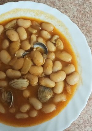 Una foto de Judiones con almejas y calamares