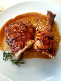 Una foto de Pollo Asado Jugoso