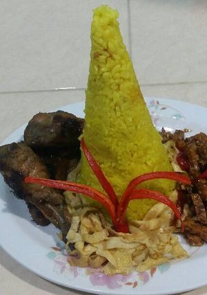 Foto resep Nasi kuning magic com (nasi tumpeng)