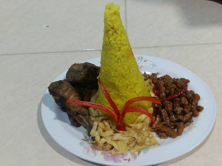 Anti Ribet, Bikin Nasi kuning magic com (nasi tumpeng) Murah
