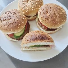 A picture of Simple Burger.