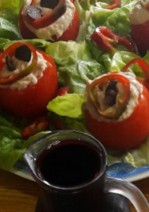 Una foto de Tomates rellenos