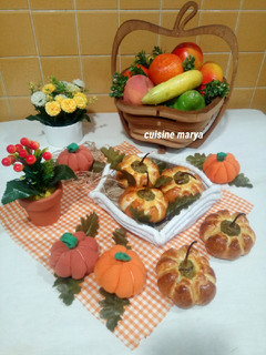 صورة لوصفة خبيزات محشيين بالجبن على شكل يقطينات 🎃🎃
