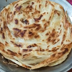 A picture of Lacha paratha.