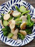 Chinese-Style Stir-Fried Broccoli and Scallops