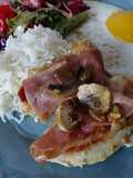 Lombinhos de coelho com fiambre e cogumelos e arroz basmati