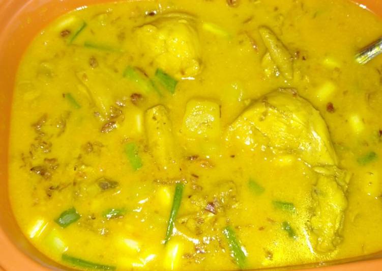 Kari ayam kentang