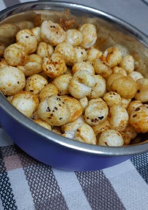 मसाला ए मैजिक मखाने (masala e magic masala recipe in Hindi) रेसिपी मुख्य फोटो