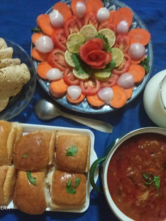 પાઉંભાજી (Paubhaji Recipe In Gujarati) રેસીપી મુખ્ય ફોટો