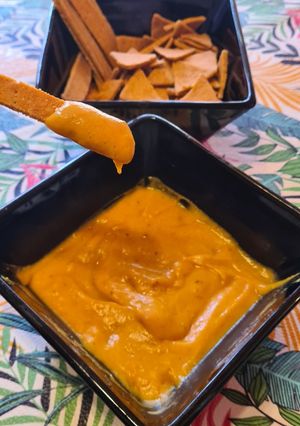 Una foto de Dip de queso vegano