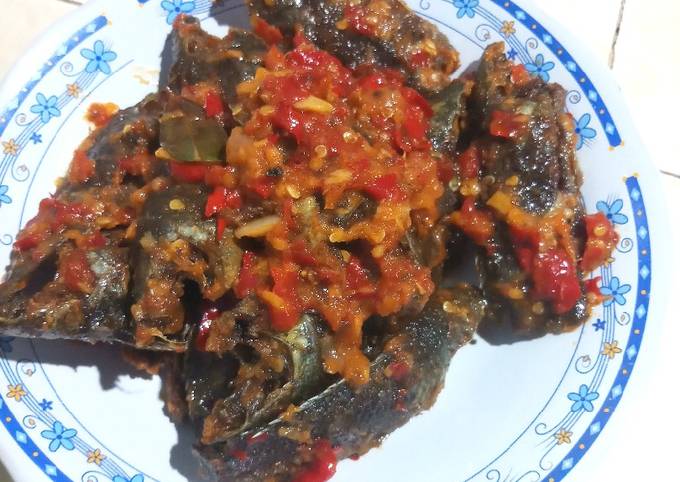 Sambel pedas manis ikan papuyuh