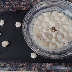 A picture of Sweet Makhana raita.