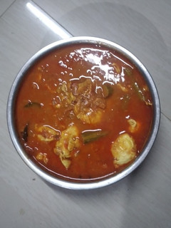 முட்டை உடைத்து ஊற்றிய குழம்பு செய்முறை முக்கிய புகைப்படம்