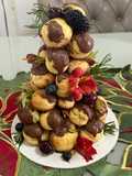 Torre de profiteroles com chocolate