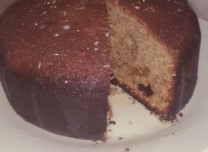 Una foto de Mini cake de frutos secos y té