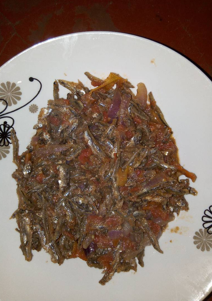 A picture of Wet fried omena.