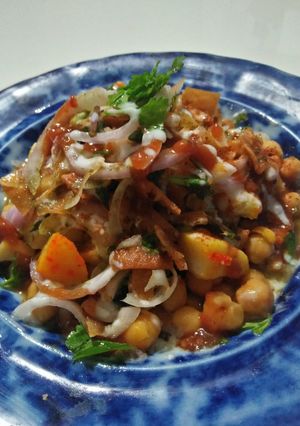 A picture of Papri Chaat.