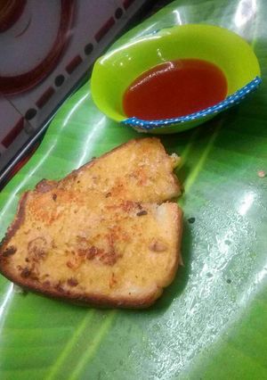 A picture of Garlic besani bread.