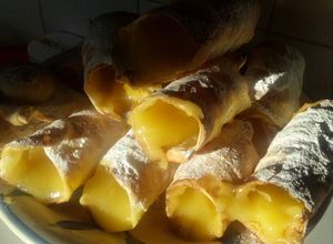 Una foto de Cannolis sicilianos