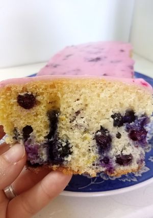 Una foto de Budín de limón con arándanos