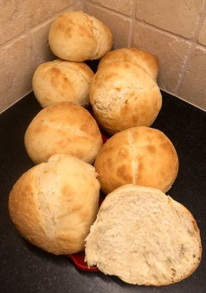 Hatalmas vizes zsemlék recept fotója