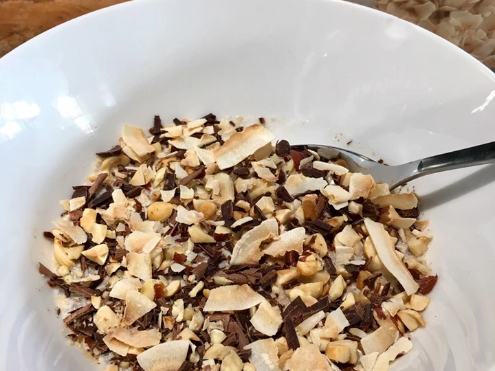 Easy Way Prepare Nutty Chia Seed Pudding the Perfect You can take Joss in your mouth