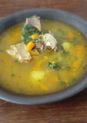Una foto de Sopa de acelga con carne