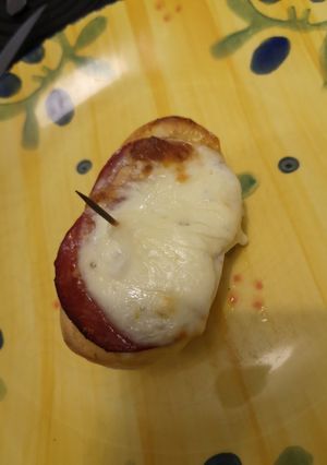 Une photo de Pomme de terre chorizo mozza gratinée