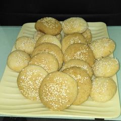 A picture of Traditional cookies (gireba).