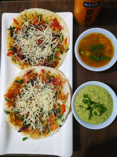 વેજીટેબલ ચીઝ ઉત્તપમ(Vegetable Cheese Uttapam Recipe In Gujarati) રેસીપી મુખ્ય ફોટો