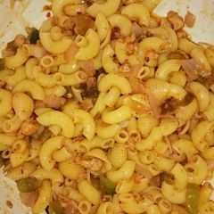 A picture of Vegetables chicken mince macroni.