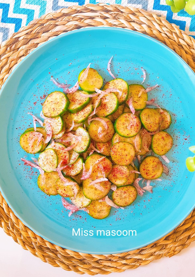 عکسی از دستور سالاد خیار و پیاز
